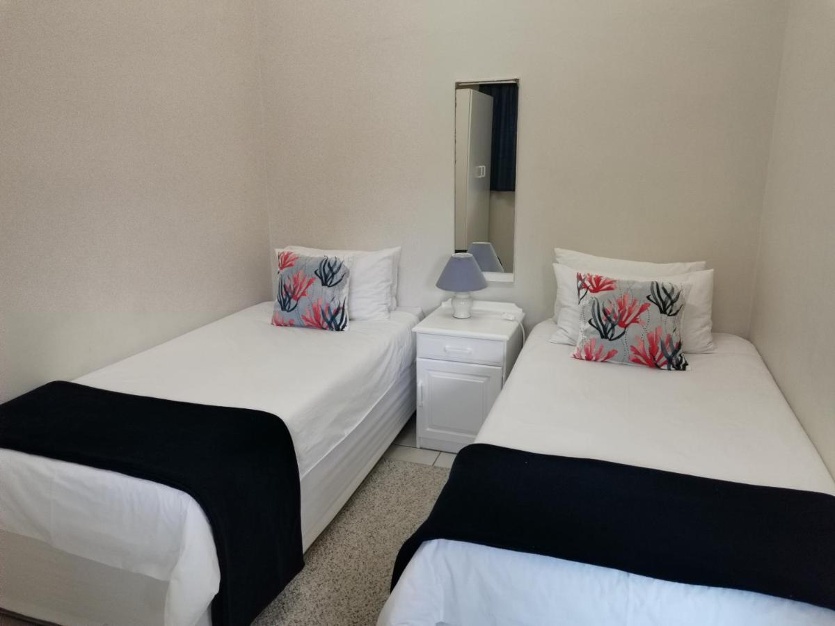 Muir Holiday Apartments Stilbaai Exterior foto