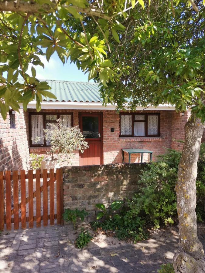 Muir Holiday Apartments Stilbaai Exterior foto