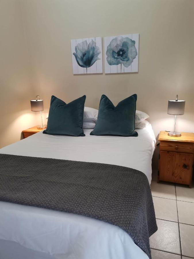 Muir Holiday Apartments Stilbaai Exterior foto